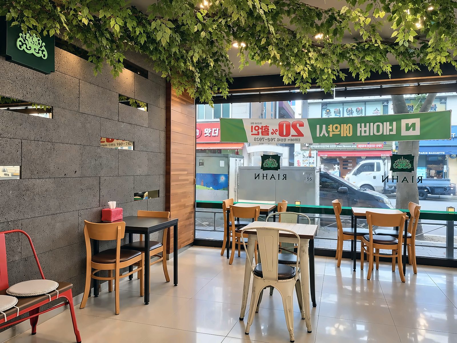 리안헤어 단관점 원주 단구동 미용실 매장 - 대기 테이블 공간